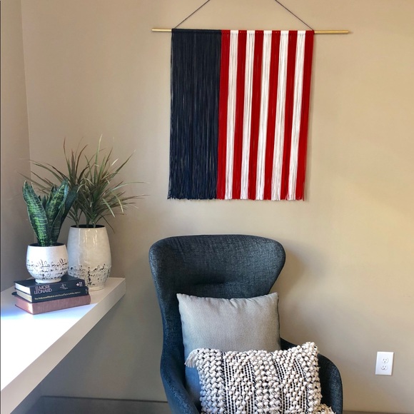 American Flag Yarn Wall Hanging - Picture 3 of 7